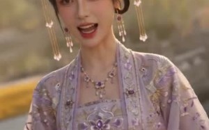 《带着空间仓库穿越强势王妃来袭》（72集）热门短剧全集随心看