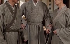 《凤袍里面藏宝刀，这个皇后不好惹》（50集）精彩短剧全集免费看