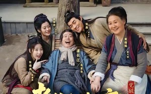 《老翁乱世开盲盒》（102集）短剧在线看尽乱世奇趣事