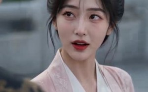 《贵妃娘娘她又在吃瓜摸鱼》（60集）爆笑短剧在线看不停