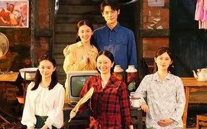 《荒年直播卖野菜带飞全家》（80集）在线短剧全集免费赏