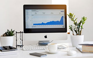 《竹马接贫困生开学，我换专业他悔》（60集）在线看短剧精彩不停