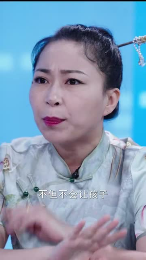 女儿直播卖惨恶毒母亲被网暴致死(30集) 女儿直播卖惨恶毒母亲被网暴致死(30集)短剧前十排行榜