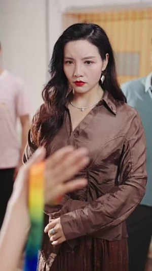 抛夫弃女我夺冠你哭啥(53集) 抛夫弃女我夺冠你哭啥(53集)超火热门短剧