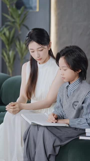 新版:春风吹又生(50集) 新版:春风吹又生(50集)火热短剧抢先看