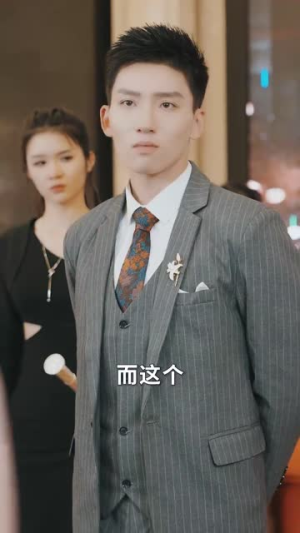 离婚当晚前妻脸被打肿了(60集) 离婚当晚前妻脸被打肿了(60集)免费短剧合集