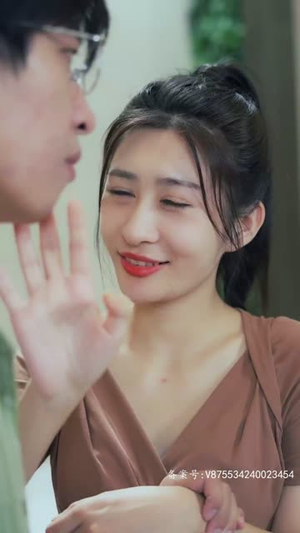 我和房东的秘密,我的美女室友,这个房客不一般(合集) 我和房东的秘密,我的美女室友,这个房客不一般(合集)大结局太过瘾了
