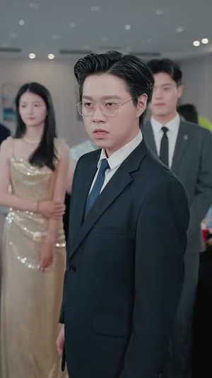 我见过许多老板,他们都叫我老板(80集) 我见过许多老板,他们都叫我老板(80集)无需会员轻松看