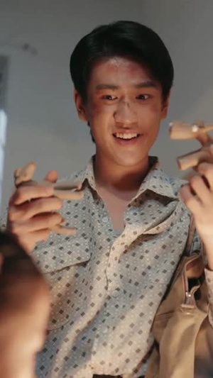 小福宝靠泥塑惊艳八零(93集) 小福宝靠泥塑惊艳八零(93集)古装热门短剧
