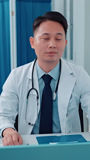 一樽酒尽青山暮(80集) 一樽酒尽青山暮(80集)无需会员轻松看