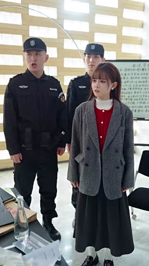 时光来电向暖而生（60集）红果免费短剧