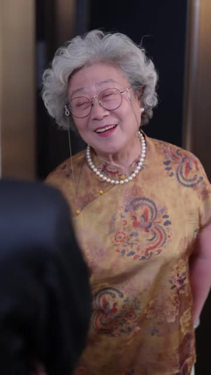 贺总闪婚后又争又抢（74集）免费看短剧