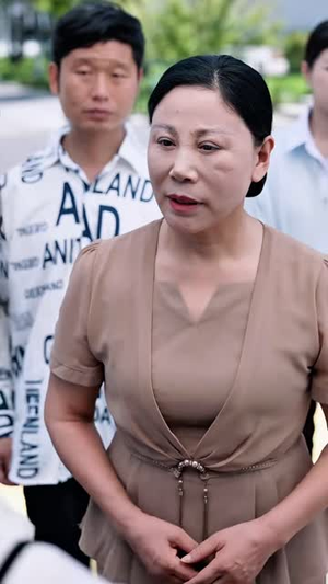 捡来的乞丐老公是大佬(62 集) 捡来的乞丐老公是大佬(62 集)在线看免费版