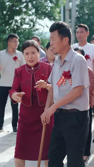 婚礼当天，新娘她不忍了（61 集）超火热门短剧