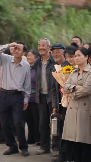 顾家烟火:长姐如母(50 集) 顾家烟火:长姐如母(50 集)番茄短剧免费看